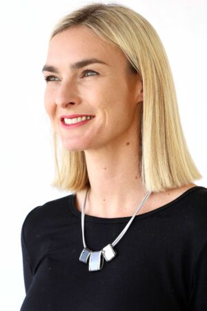 Metallic 3 Disc Choker Necklace