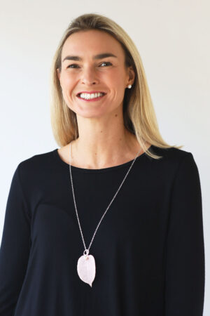 Dainty Leaf Pendant Necklace