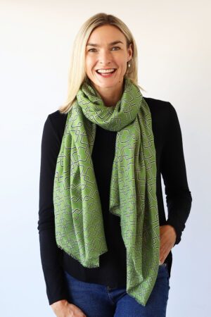 Interlinked Chain Scarf